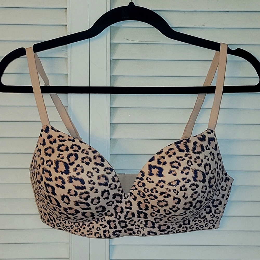 NWOT Victoria's Secret Incredible Bra
